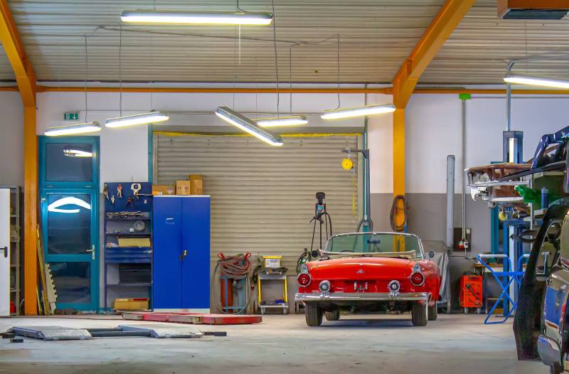Votre garage de restauration de vehicules anciens et collection entre Aix en Provence et Marseille